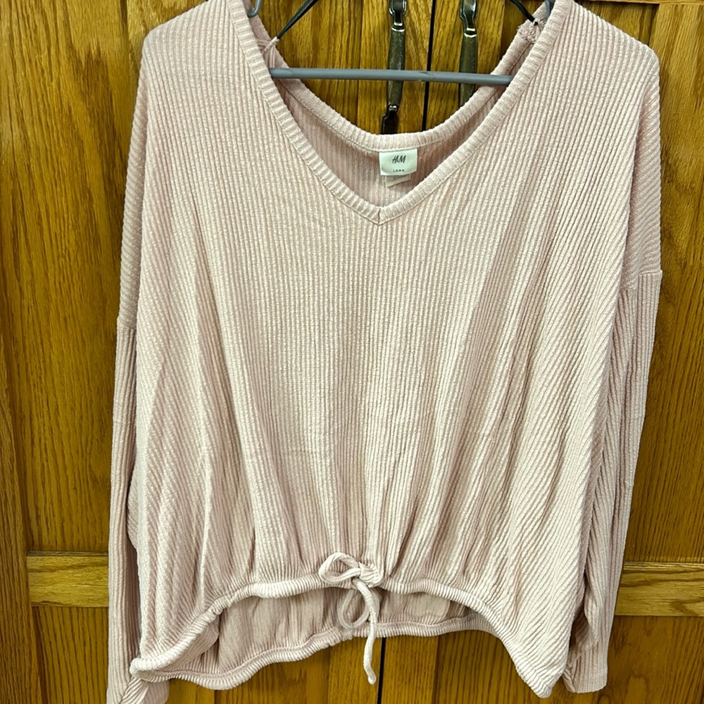 XXL H&M v neck pink chenille blouse